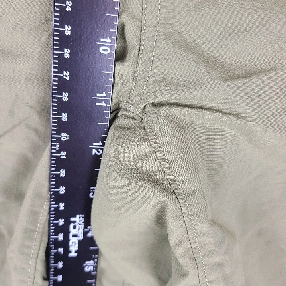 The North Face Shorts Mens Large Olive Green Running Hiking Training Activewear